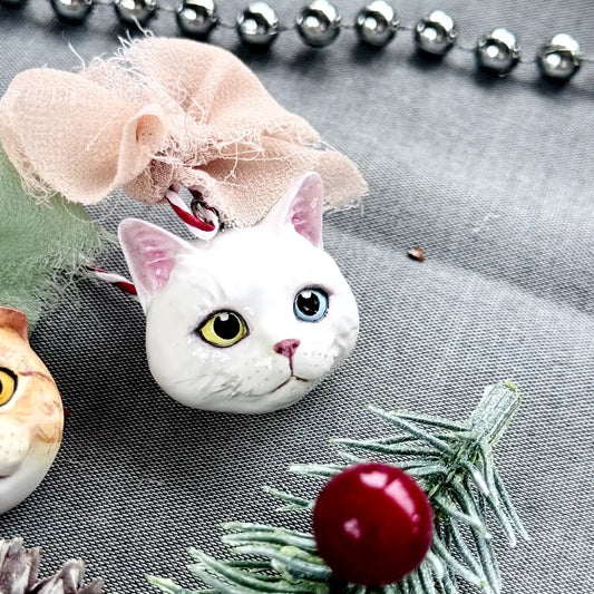 Domestic Shorthair Tree Ornament | White, Odd-Eyed & Diamond shape