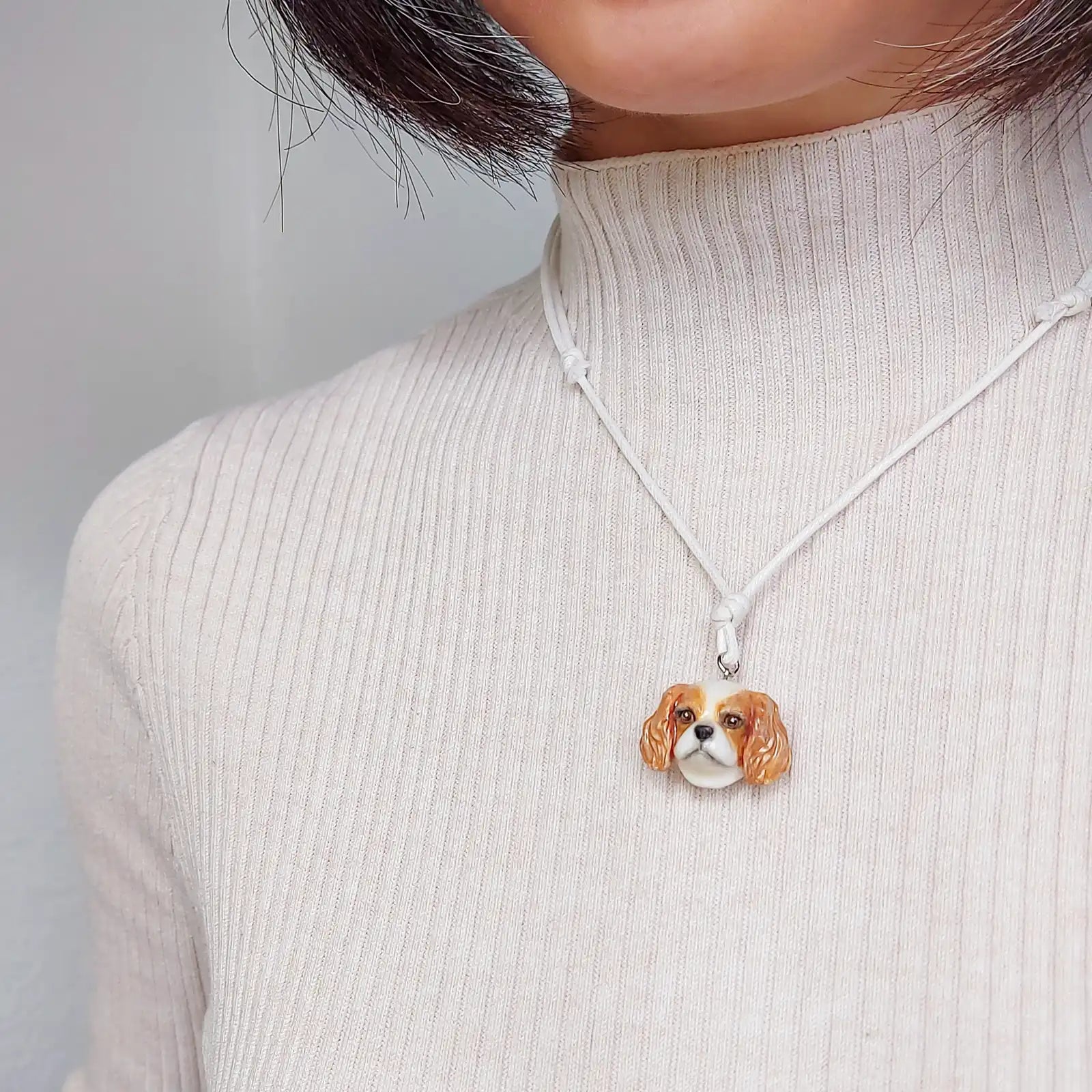 dog cavalier king charles spaniel blenheim pendant wearing